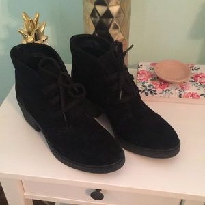 Universal Thread Booties